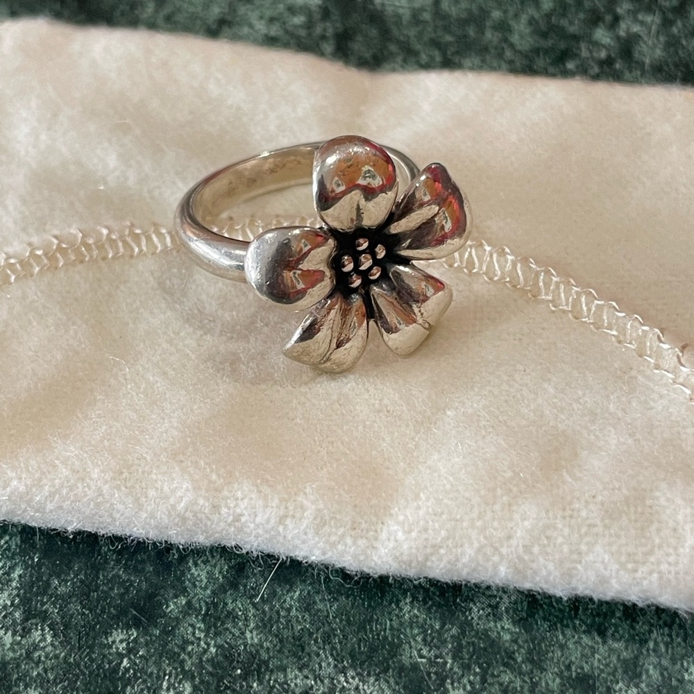 James Avery Flower Ring -Retired